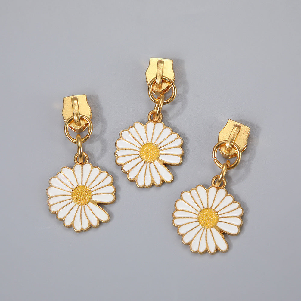5# Daisy Enamel Zipper Pull