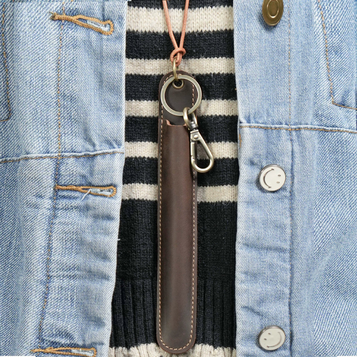 Crazy Horse Leather Neck-Hang Pen Holder