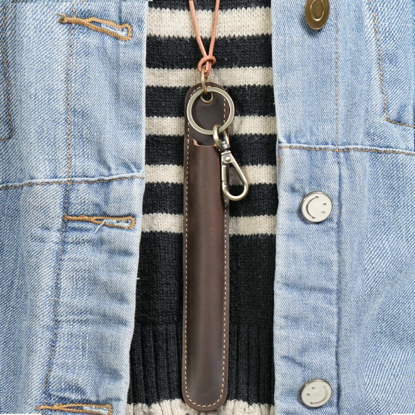 Crazy Horse Leather Neck-Hang Pen Holder